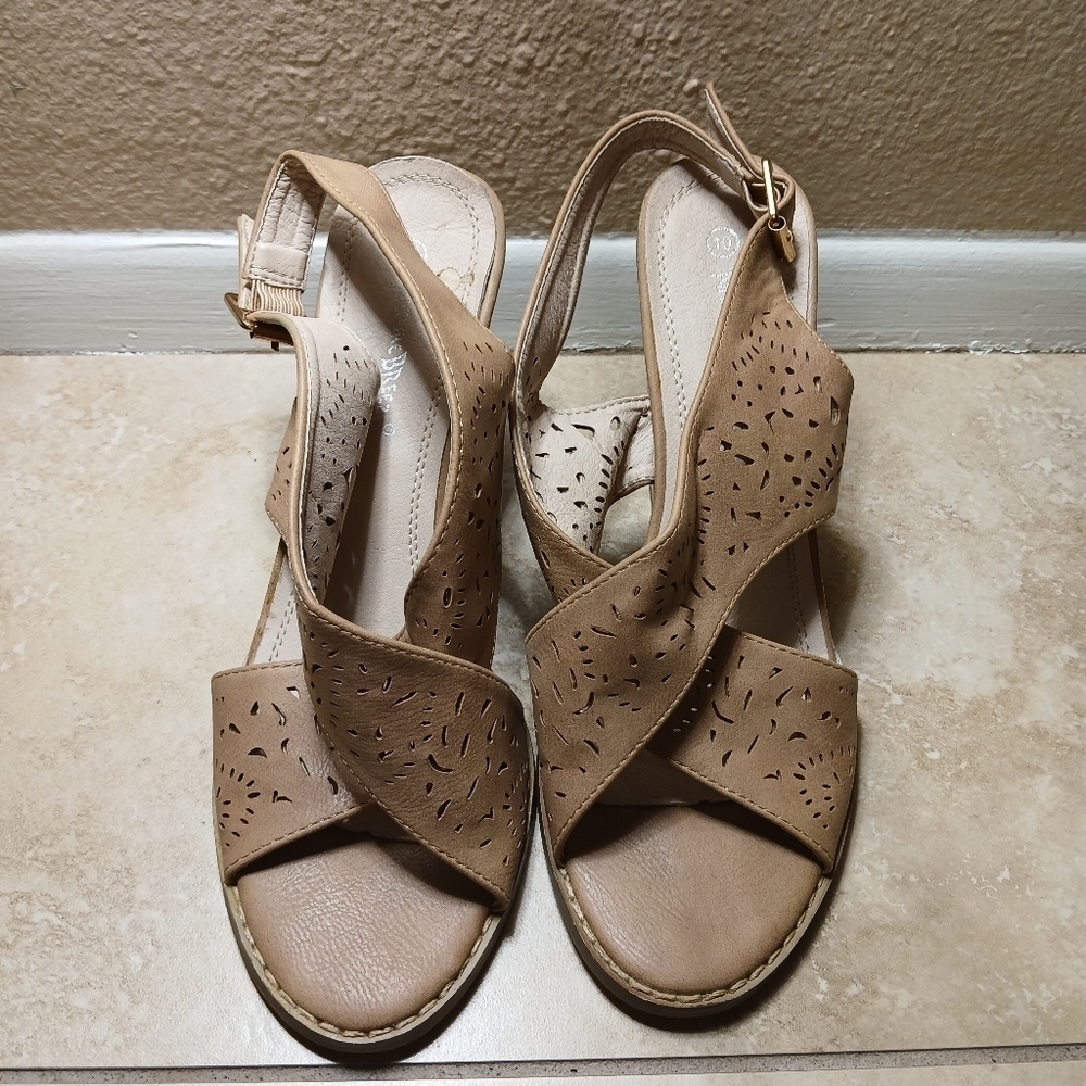 Nature Breeze Webber-04 Leatherette Block Chunky Heel Open Toe Sandals Size 10